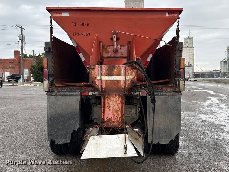 image for item FB6516 1989 Ford LNT8000 dump truck