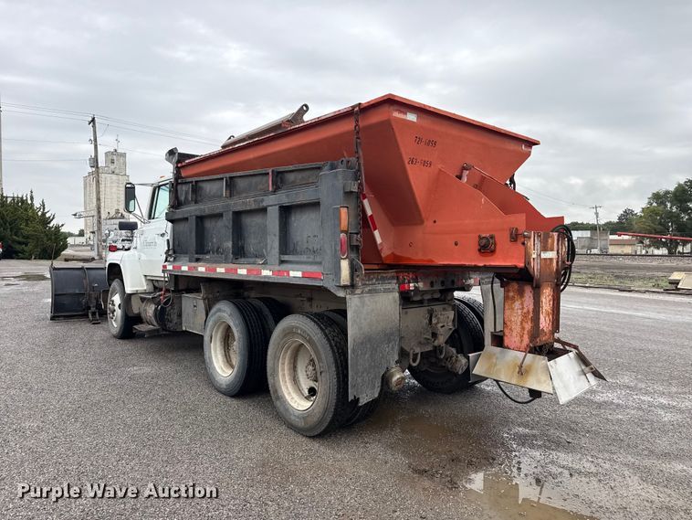 image for item FB6516 1989 Ford LNT8000 dump truck