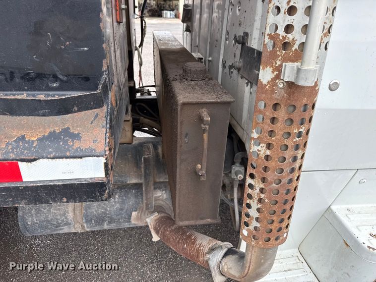 image for item FB6516 1989 Ford LNT8000 dump truck