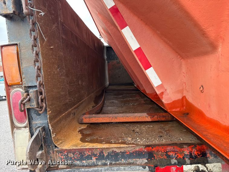 image for item FB6516 1989 Ford LNT8000 dump truck