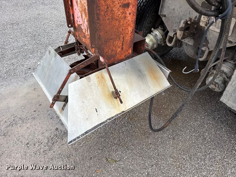 image for item FB6516 1989 Ford LNT8000 dump truck