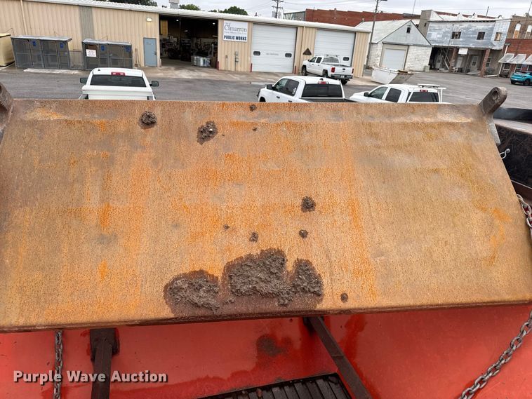 image for item FB6516 1989 Ford LNT8000 dump truck