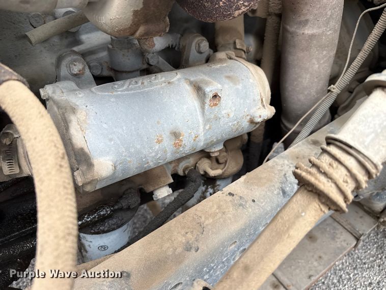 image for item FB6516 1989 Ford LNT8000 dump truck