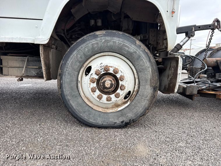 image for item FB6516 1989 Ford LNT8000 dump truck