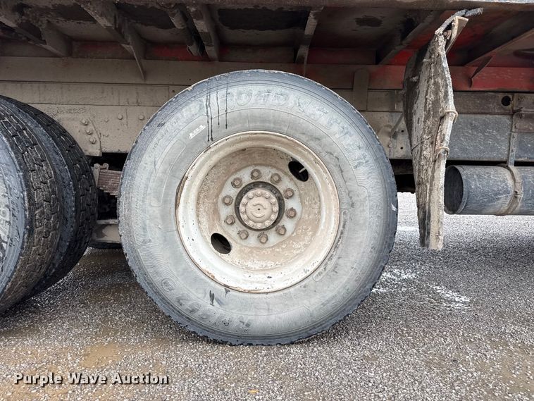 image for item FB6516 1989 Ford LNT8000 dump truck