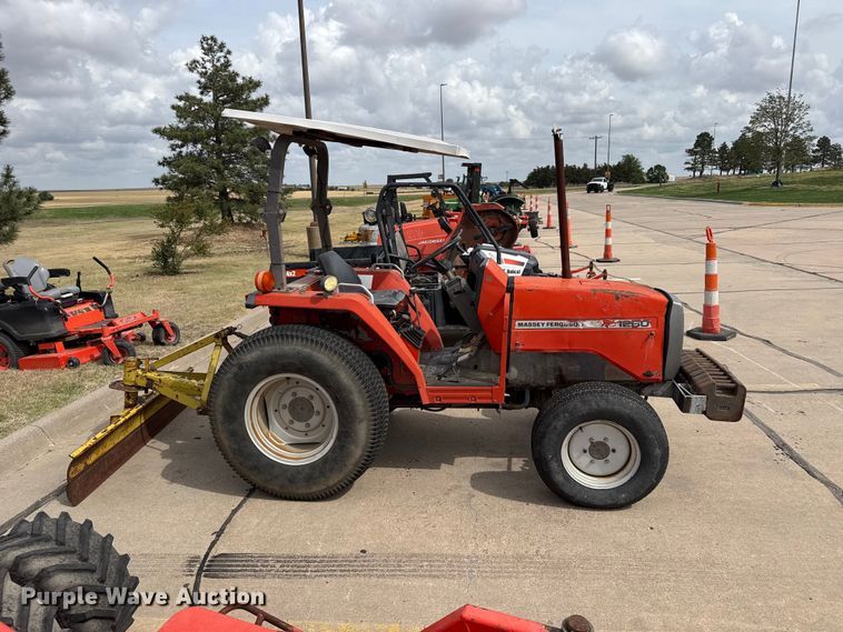 image for item FB6631 Massey Ferguson 1260 MFWD tractor