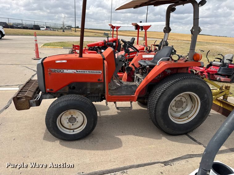 image for item FB6631 Massey Ferguson 1260 MFWD tractor