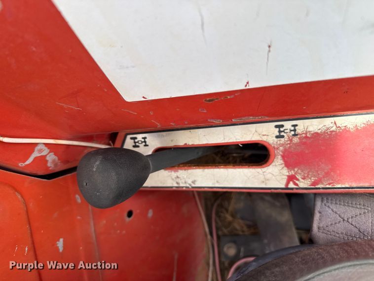 image for item FB6631 Massey Ferguson 1260 MFWD tractor