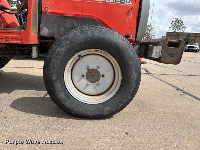 image for item FB6631 Massey Ferguson 1260 MFWD tractor