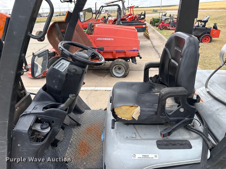 image for item FB6635 Nissan 60 forklift