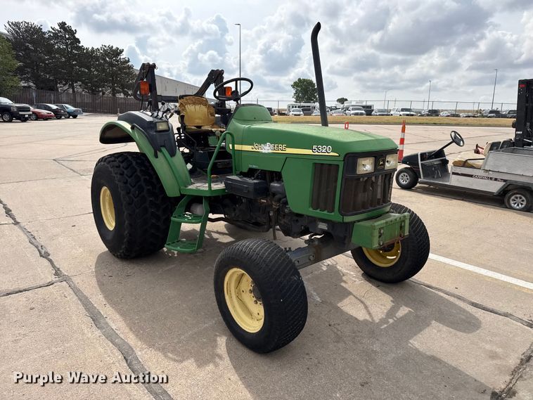 image for item FB6637 2001 John Deere 5320 tractor