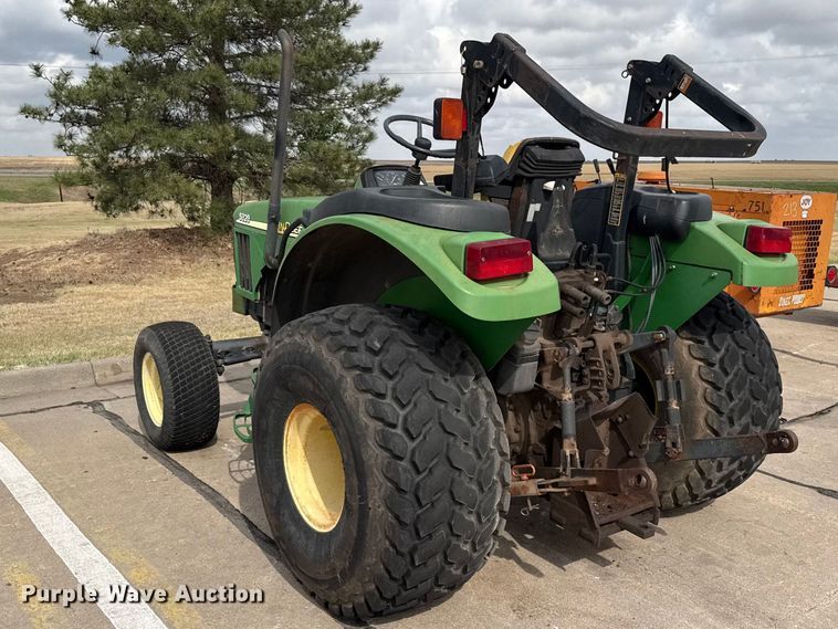 image for item FB6637 2001 John Deere 5320 tractor