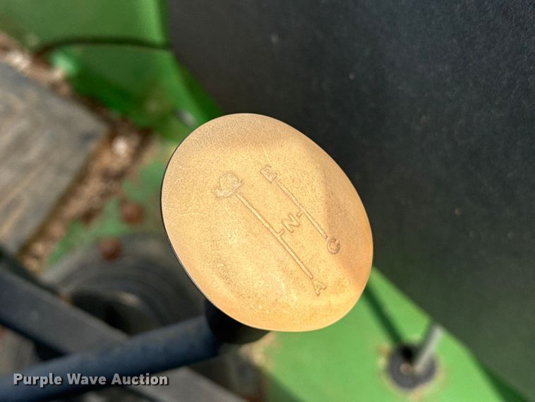 image for item FB6637 2001 John Deere 5320 tractor