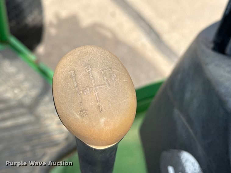 image for item FB6637 2001 John Deere 5320 tractor