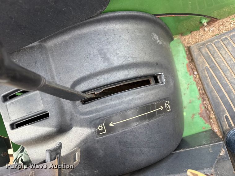 image for item FB6637 2001 John Deere 5320 tractor