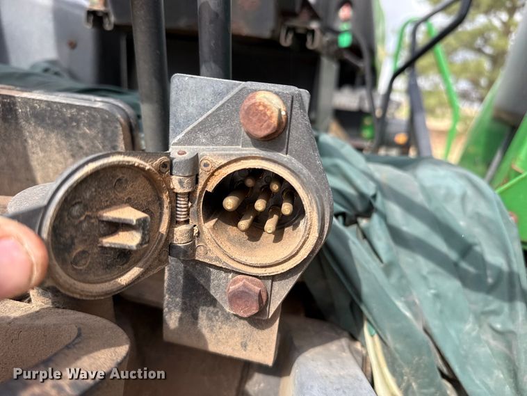 image for item FB6637 2001 John Deere 5320 tractor