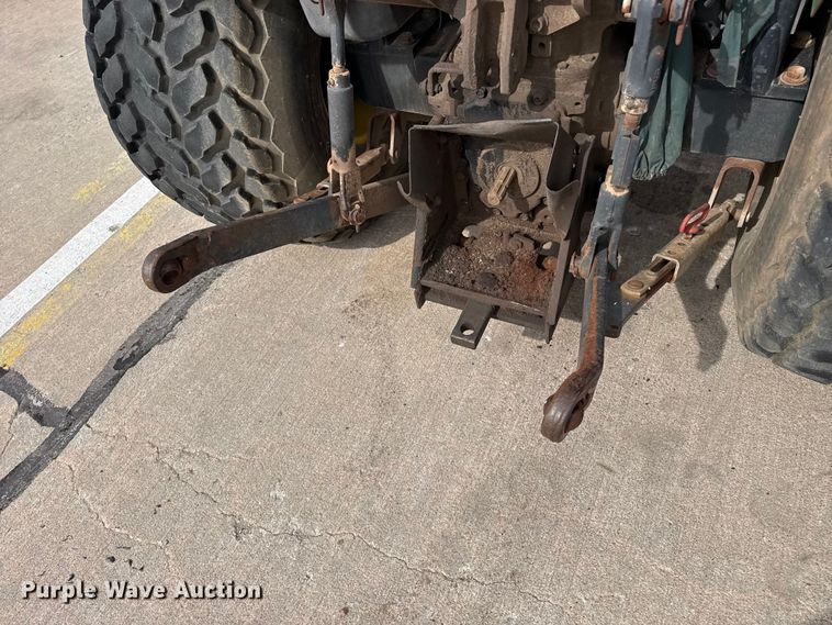 image for item FB6637 2001 John Deere 5320 tractor