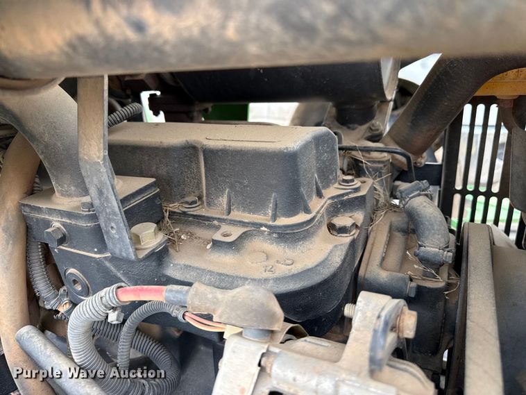 image for item FB6637 2001 John Deere 5320 tractor