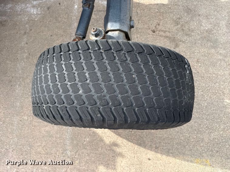 image for item FB6637 2001 John Deere 5320 tractor