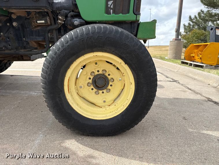 image for item FB6637 2001 John Deere 5320 tractor