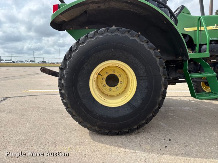 image for item FB6637 2001 John Deere 5320 tractor