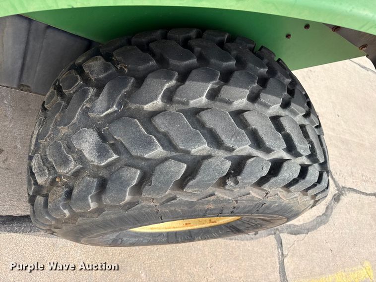 image for item FB6637 2001 John Deere 5320 tractor