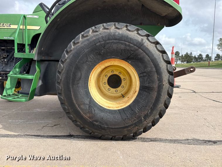 image for item FB6637 2001 John Deere 5320 tractor