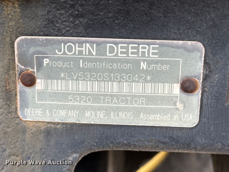 image for item FB6637 2001 John Deere 5320 tractor