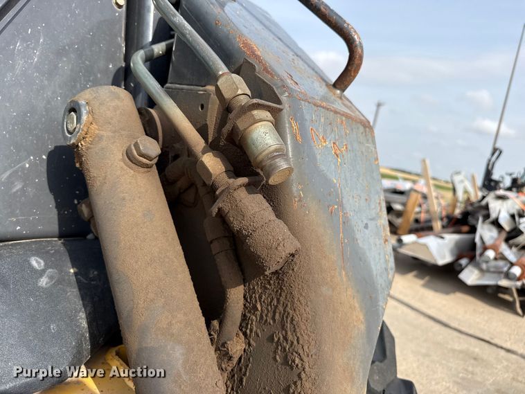 image for item FB6642 2003 New Holland LS170 skid steer loader