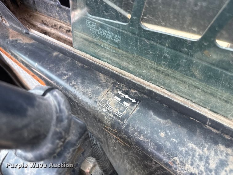 image for item FB6642 2003 New Holland LS170 skid steer loader