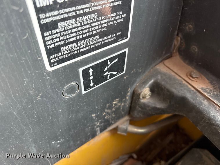 image for item FB6642 2003 New Holland LS170 skid steer loader