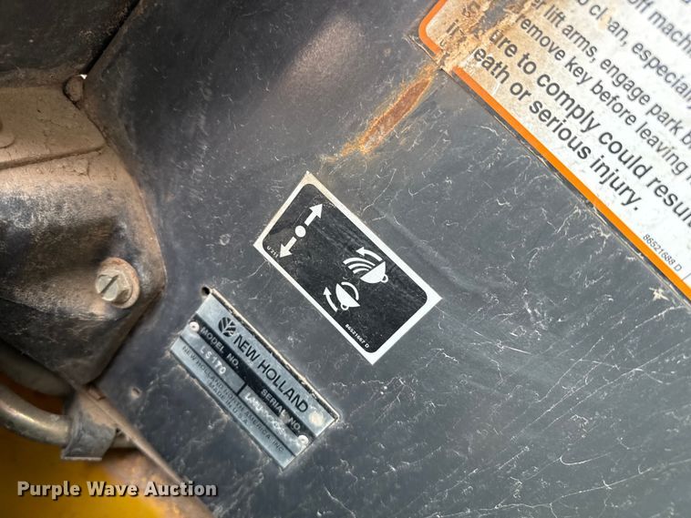 image for item FB6642 2003 New Holland LS170 skid steer loader