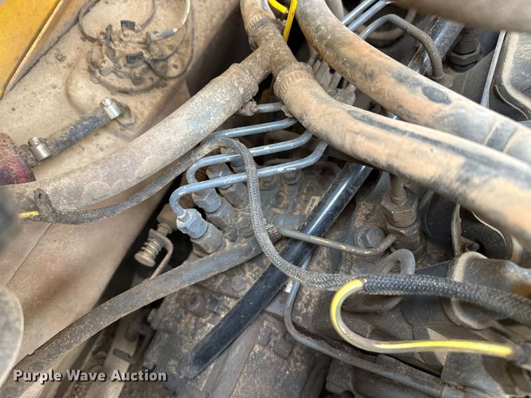 image for item FB6642 2003 New Holland LS170 skid steer loader