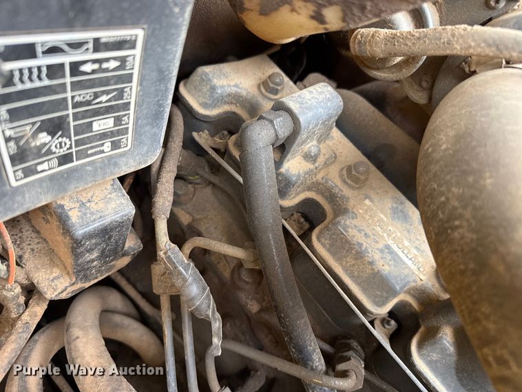 image for item FB6642 2003 New Holland LS170 skid steer loader