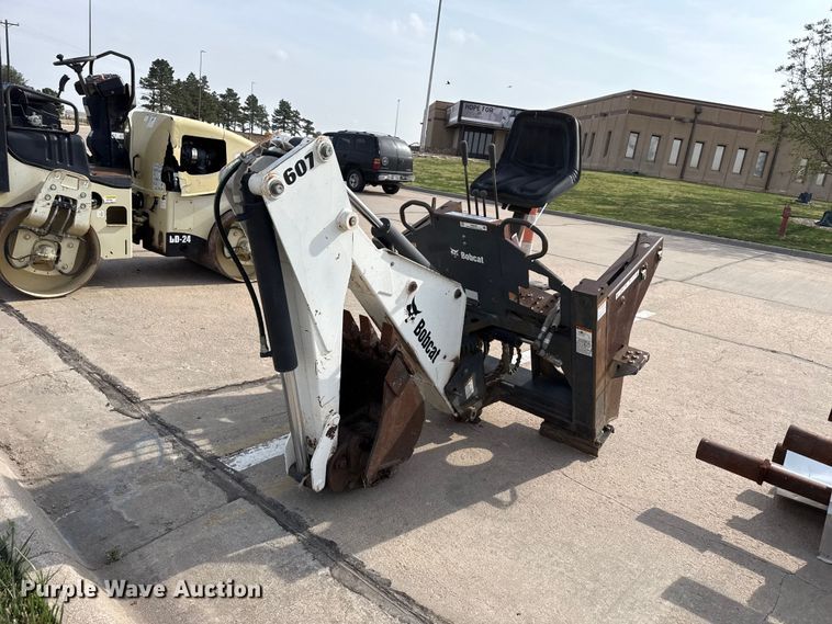 image for item FB6643 Bobcat 607 skid steer backhoe