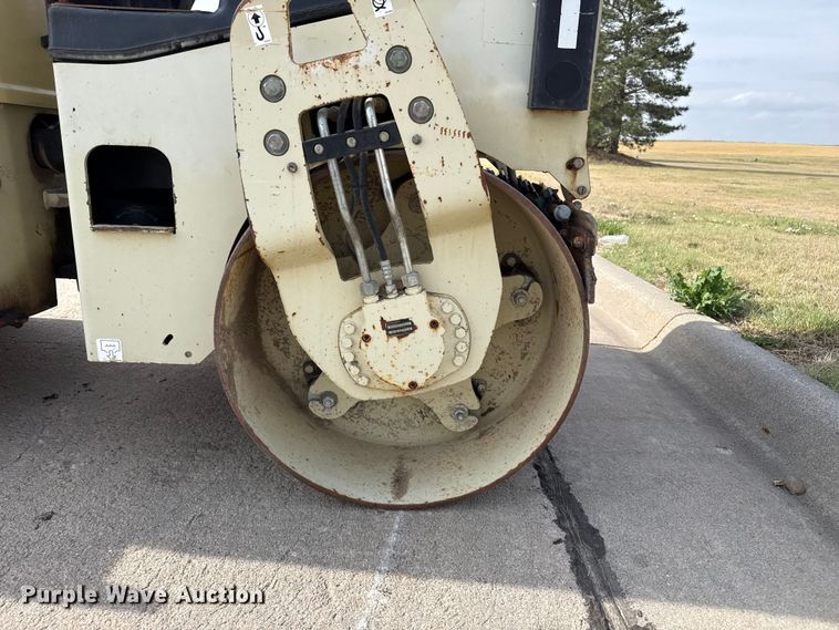 image for item FB6644 Volvo DD-24 double drum vibratory roller