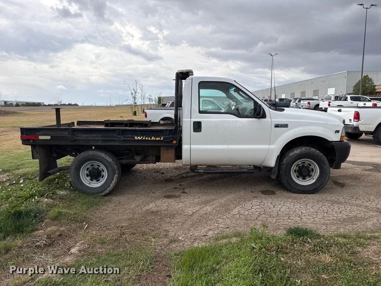 image for item FB6647 2003 Ford F250 Super Duty XL flatbed pickup truck