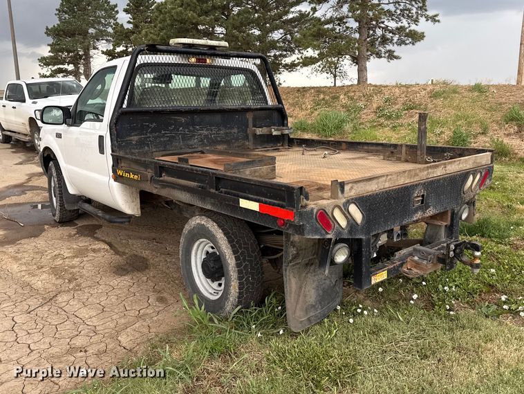 image for item FB6647 2003 Ford F250 Super Duty XL flatbed pickup truck