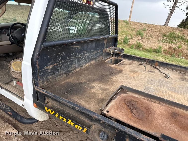 image for item FB6647 2003 Ford F250 Super Duty XL flatbed pickup truck