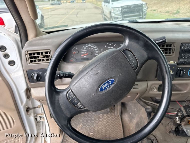 image for item FB6647 2003 Ford F250 Super Duty XL flatbed pickup truck