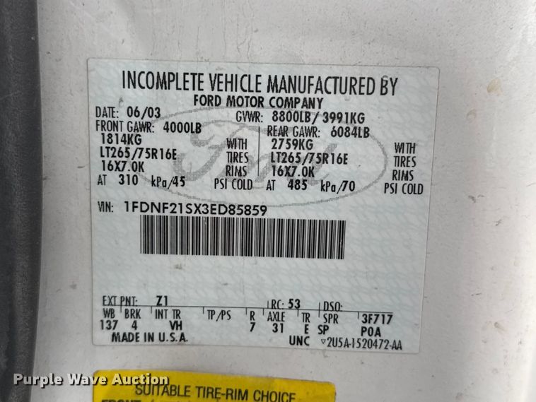 image for item FB6647 2003 Ford F250 Super Duty XL flatbed pickup truck