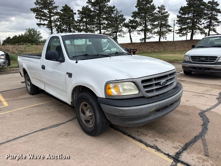 image for item FB6648 2002 Ford F150 XL pickup truck