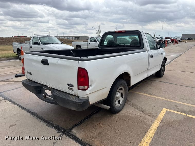 image for item FB6648 2002 Ford F150 XL pickup truck