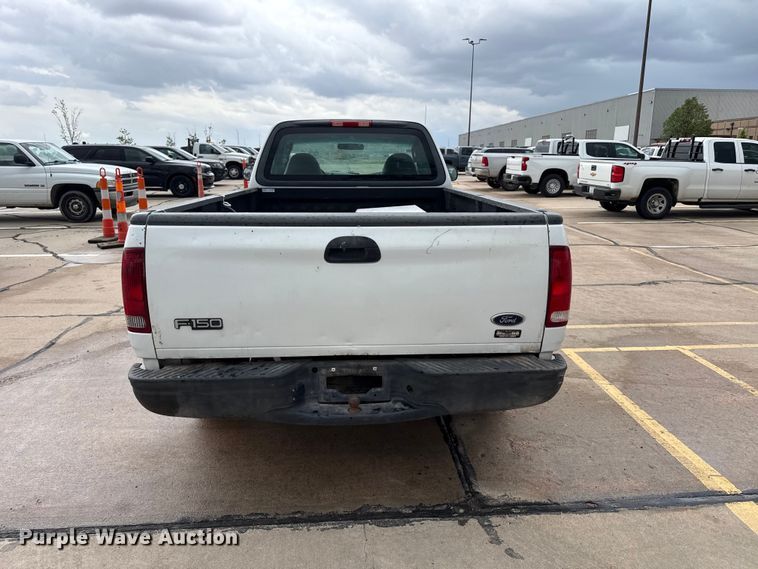 image for item FB6648 2002 Ford F150 XL pickup truck