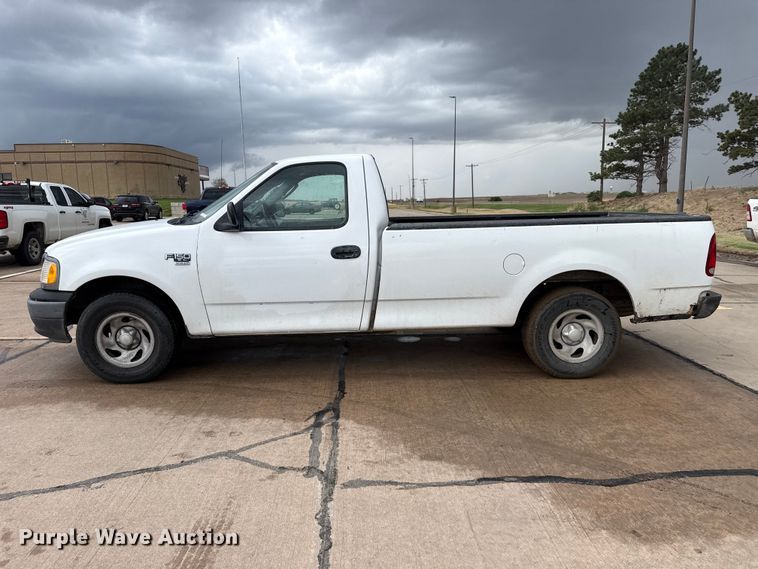 image for item FB6648 2002 Ford F150 XL pickup truck