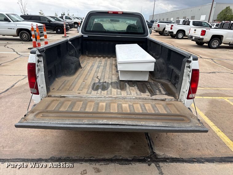 image for item FB6648 2002 Ford F150 XL pickup truck