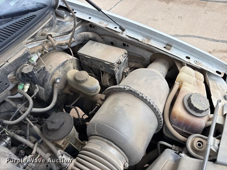 image for item FB6648 2002 Ford F150 XL pickup truck