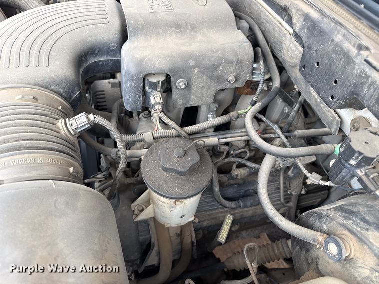 image for item FB6648 2002 Ford F150 XL pickup truck