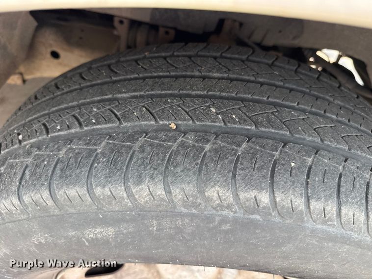 image for item FB6648 2002 Ford F150 XL pickup truck