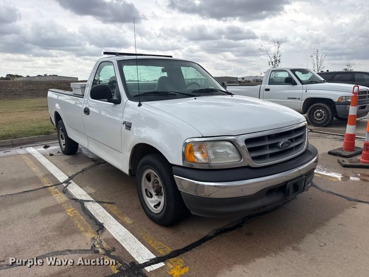 image for item FB6649 2003 Ford F150 XL pickup truck